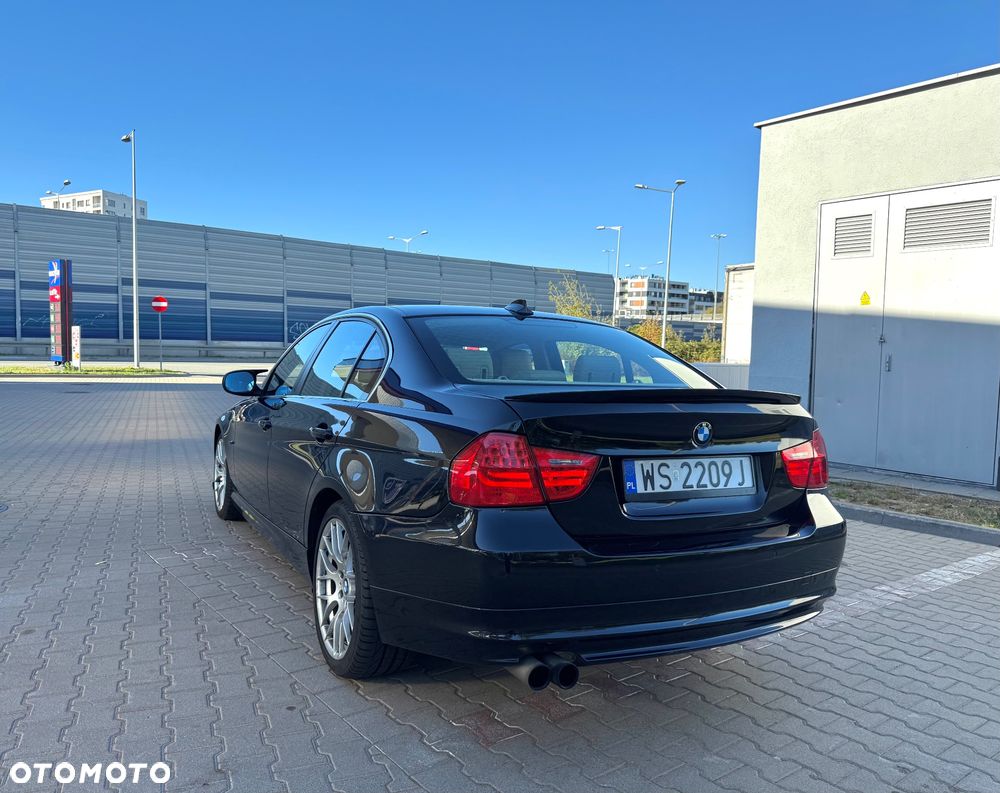 BMW Seria 3 330i xDrive - 5