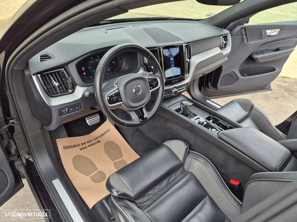 Volvo XC 60 2.0 T6 PHEV R-Design AWD - 15