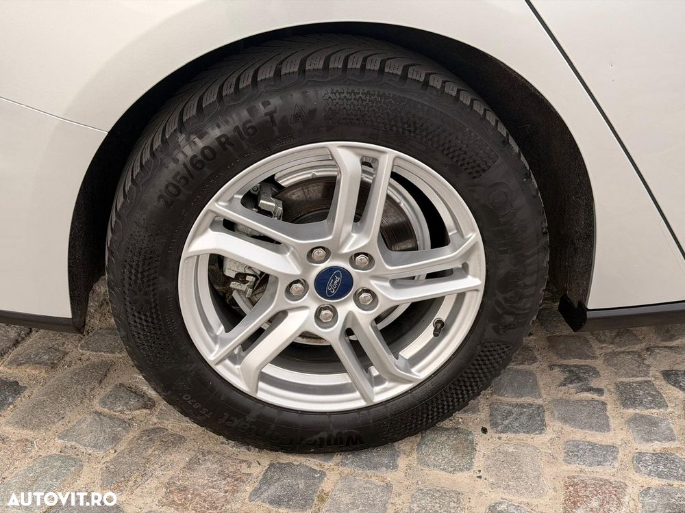 Ford Focus 1.0 EcoBoost Titanium - 36
