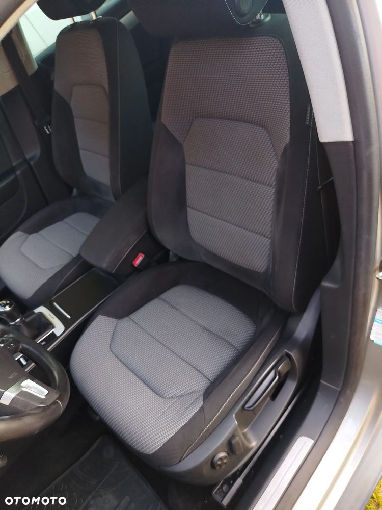 Volkswagen Passat - 10