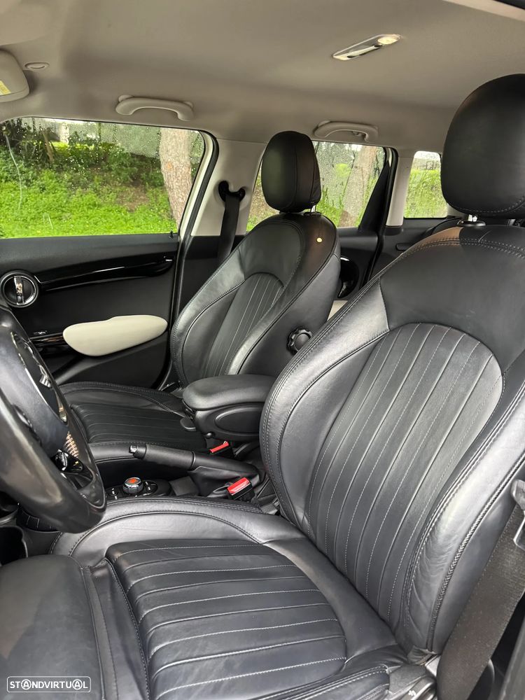 MINI 5 Portas Cooper D Auto - 10