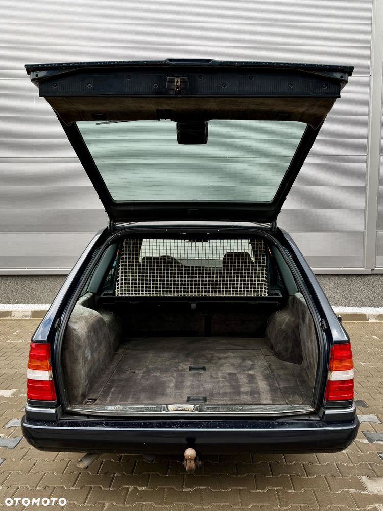 Mercedes-Benz W124 (1984-1993) - 28