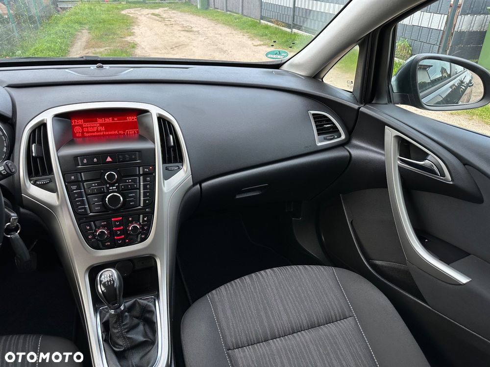 Opel Astra 1.4 Turbo 150 Jahre - 23
