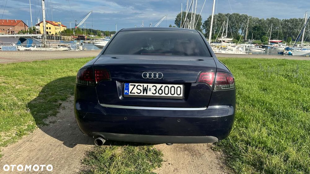 Audi A4 Limousine - 7