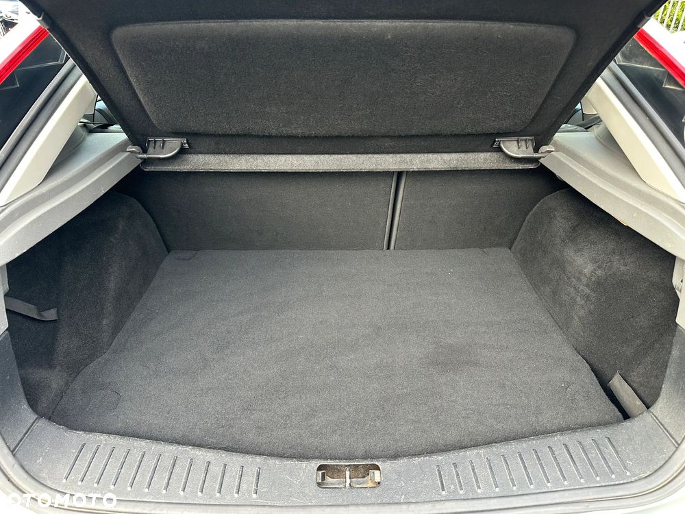 Ford Focus 1.6 Ghia - 10