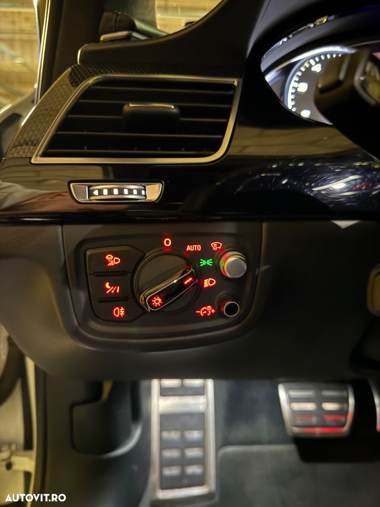 Audi S8 Plus - 7