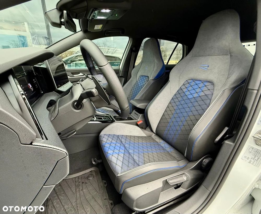 Volkswagen Golf - 23