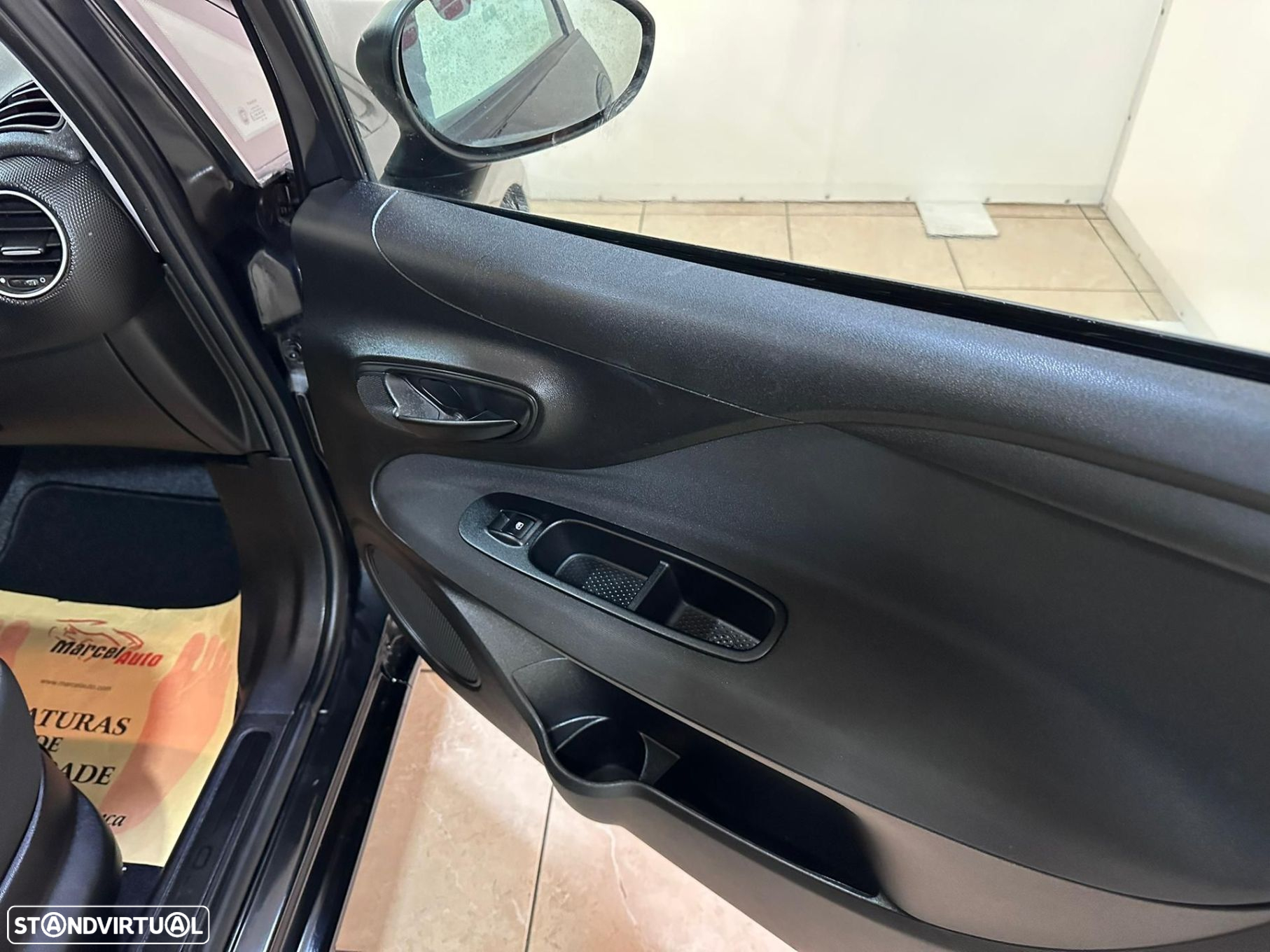 Fiat Punto 1.2 Lounge S&S - 31