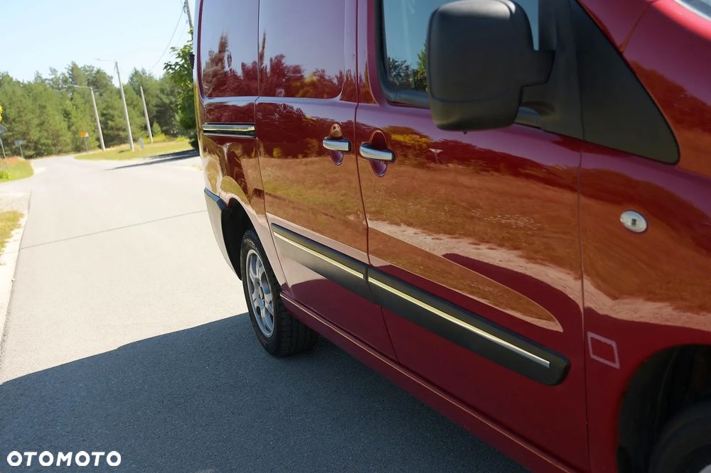 Citroën JUMPY/SCUDO/EXPERT/LONG/ 2.0 HDI / ZDROWY BEZ KOROZJI/ PODGRZEWANE FOTELE/KLIMATYZACJA/BOGATO WYPOSAZONY - 14