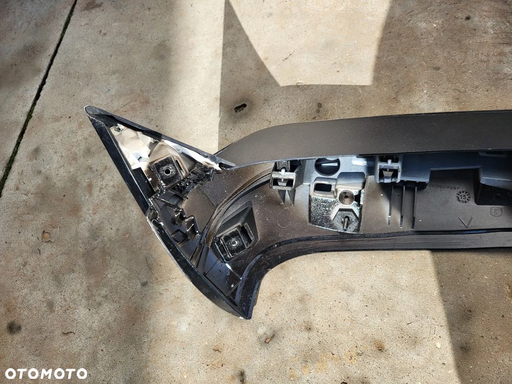 Spoiler blenda tylnej klapy Peugeot 2008 - 9