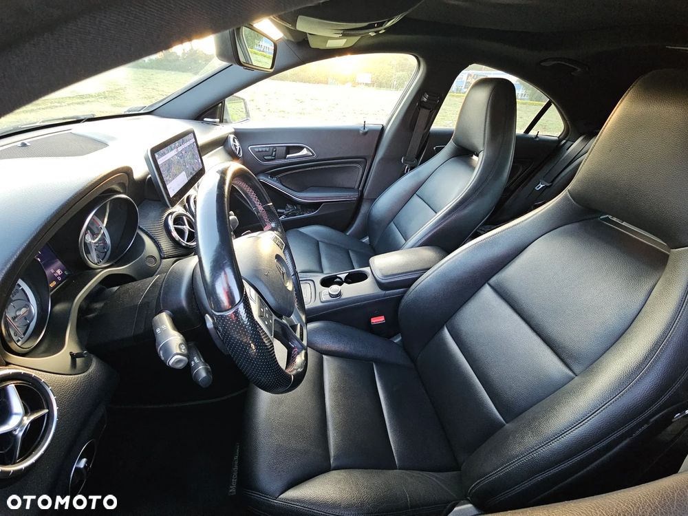 Mercedes-Benz CLA 250 7G-DCT - 13