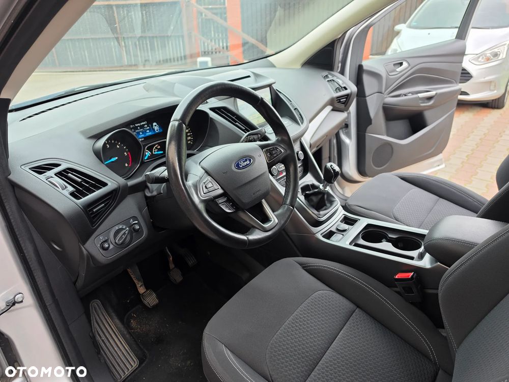 Ford Kuga 2.0 TDCi 2x4 Titanium - 18