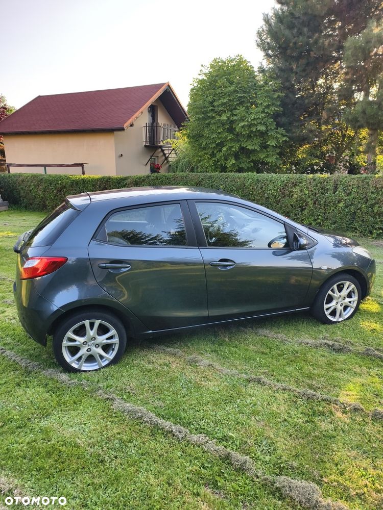 Mazda 2 2008 photo 2