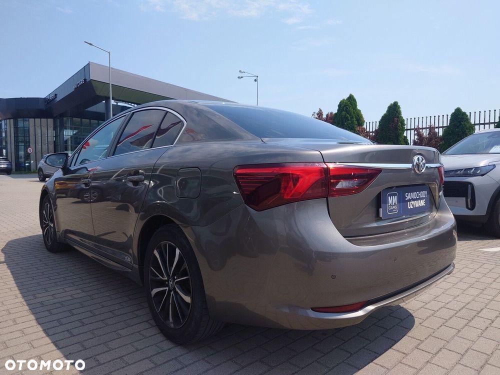 Toyota Avensis 1.8 Premium - 6