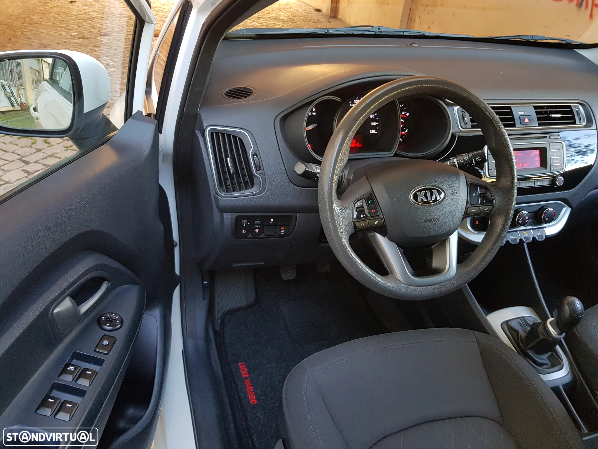Kia Rio 1.1 CRDi TX ISG - 44