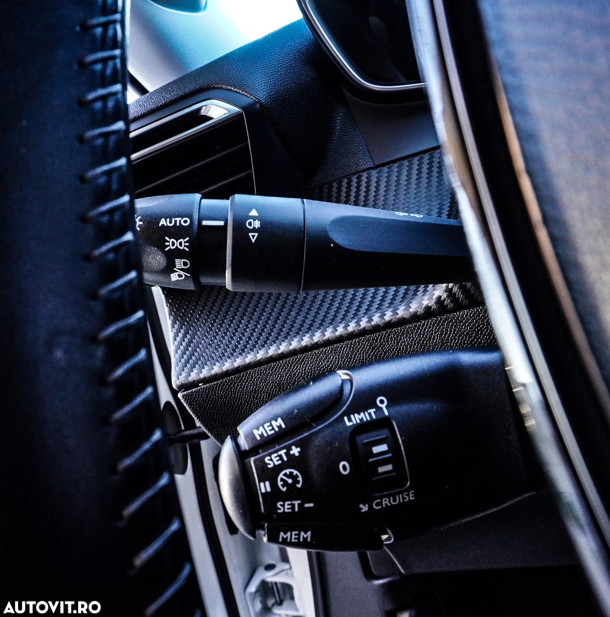 Peugeot 2008 1.5 BlueHDI STT Allure - 28
