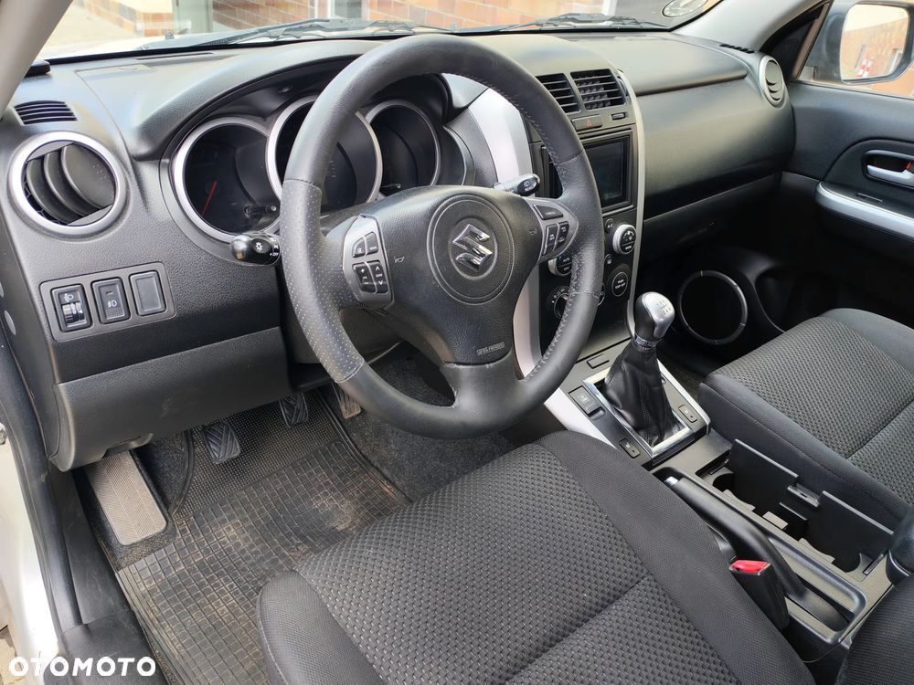 Suzuki Grand Vitara 2.4 Premium - 8