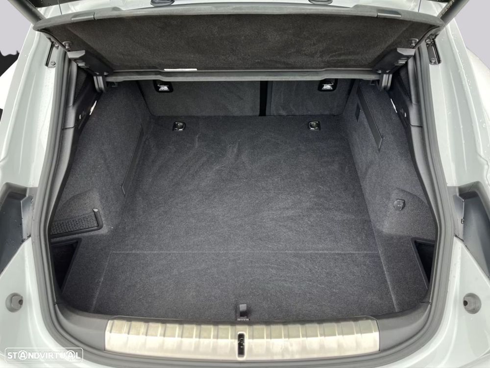 Porsche Taycan Sport Turismo - 25