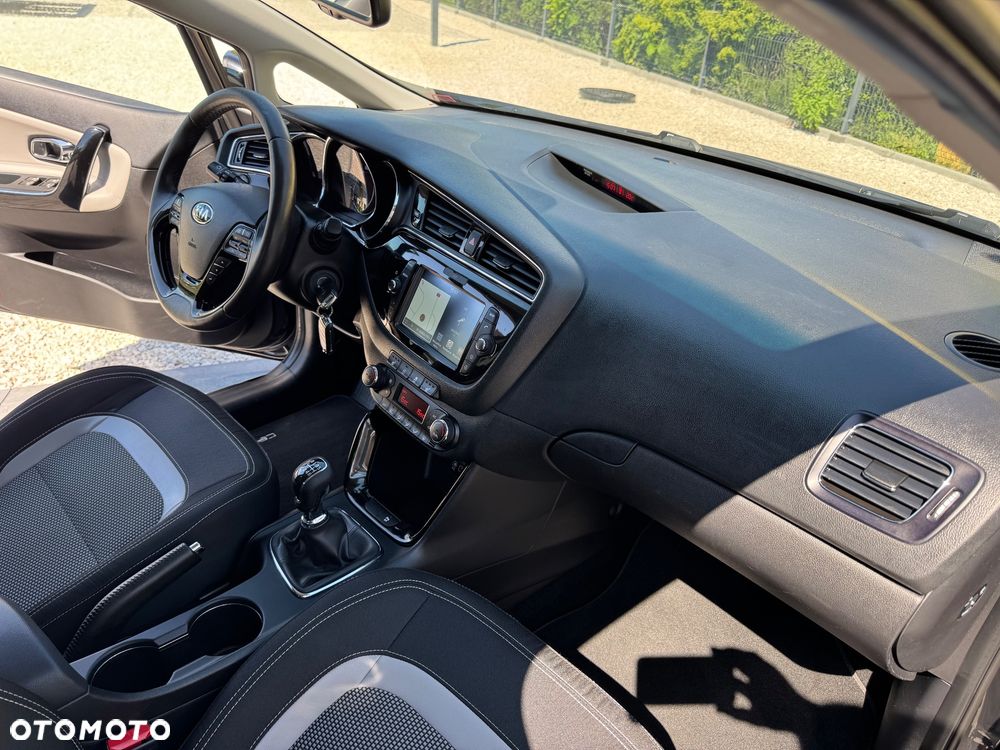 Kia Ceed 1.6 GDI Dream-Team Edition - 35