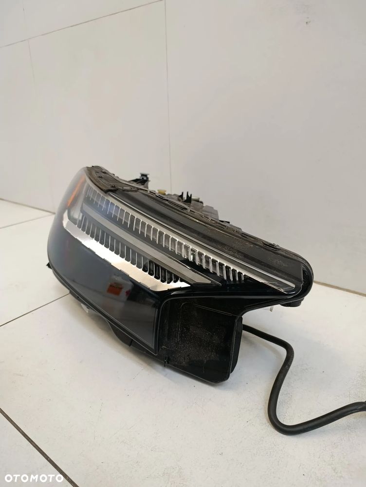 Lampa reflektor prawy przód full led USA Audi Q4 e-tron etron - 2