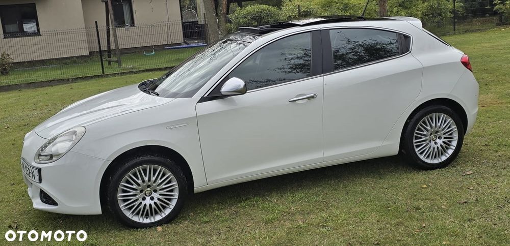 Alfa Romeo Giulietta 2011 photo 5