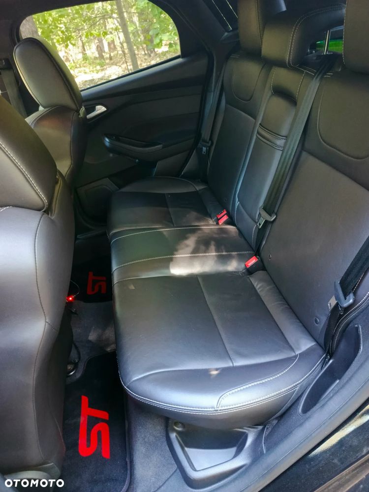 Ford Focus 2.0 EcoBoost ST - 17