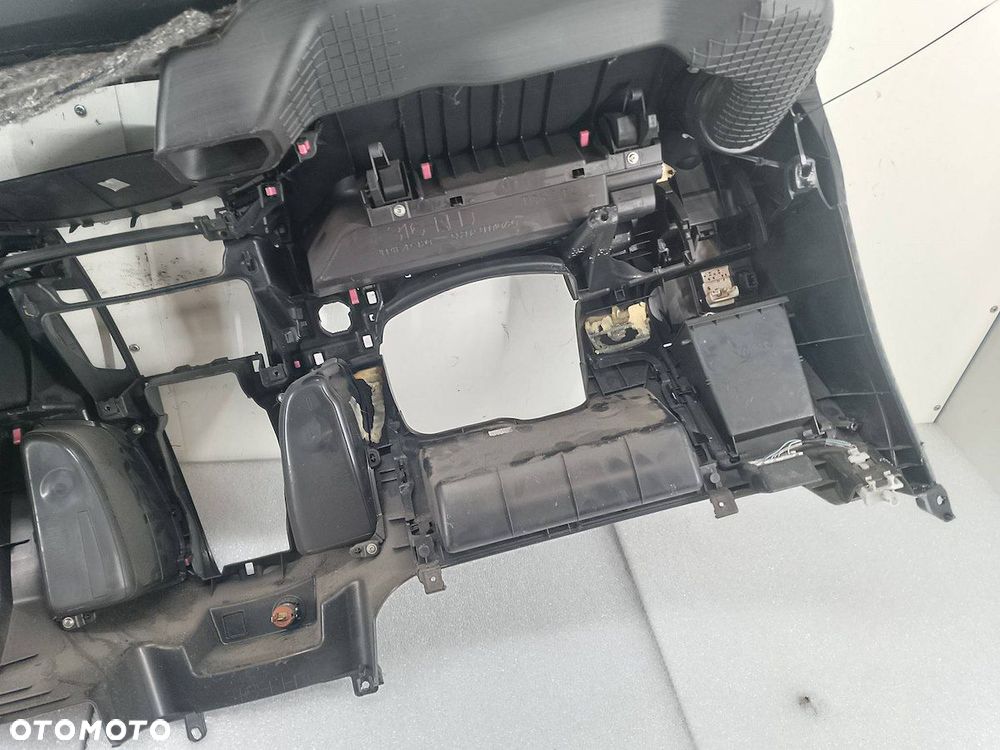 DESKA ROZDZIELCZA,KONSOLA PODUSZKI SENSOR PASY TOYOTA YARIS II ( 06-11 ) - 2