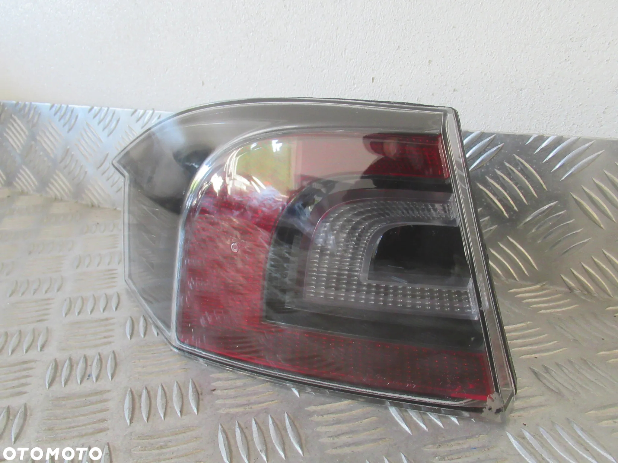 LAMPA TYLNA TYŁ LEWA TESLA MODEL S LIFT 6005920-00-J - 5