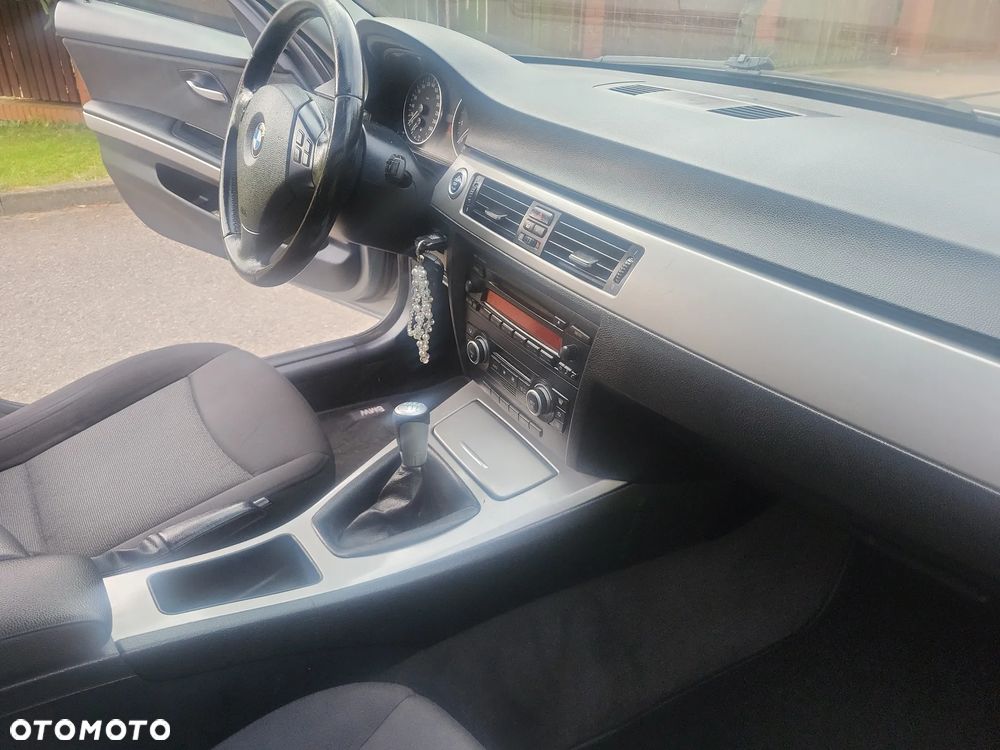 BMW Seria 3 - 34