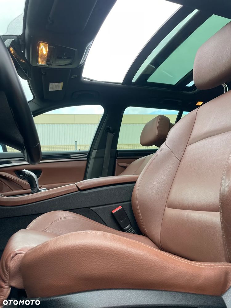 BMW Seria 5 530d Touring Sport-Aut - 10