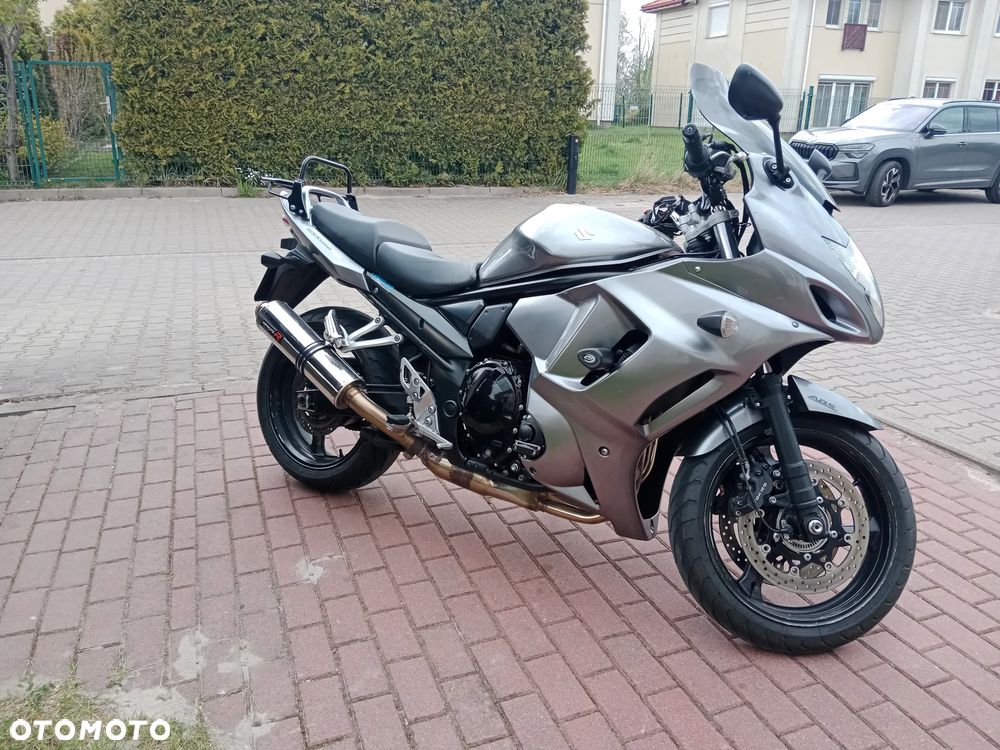 Suzuki GSX - 11