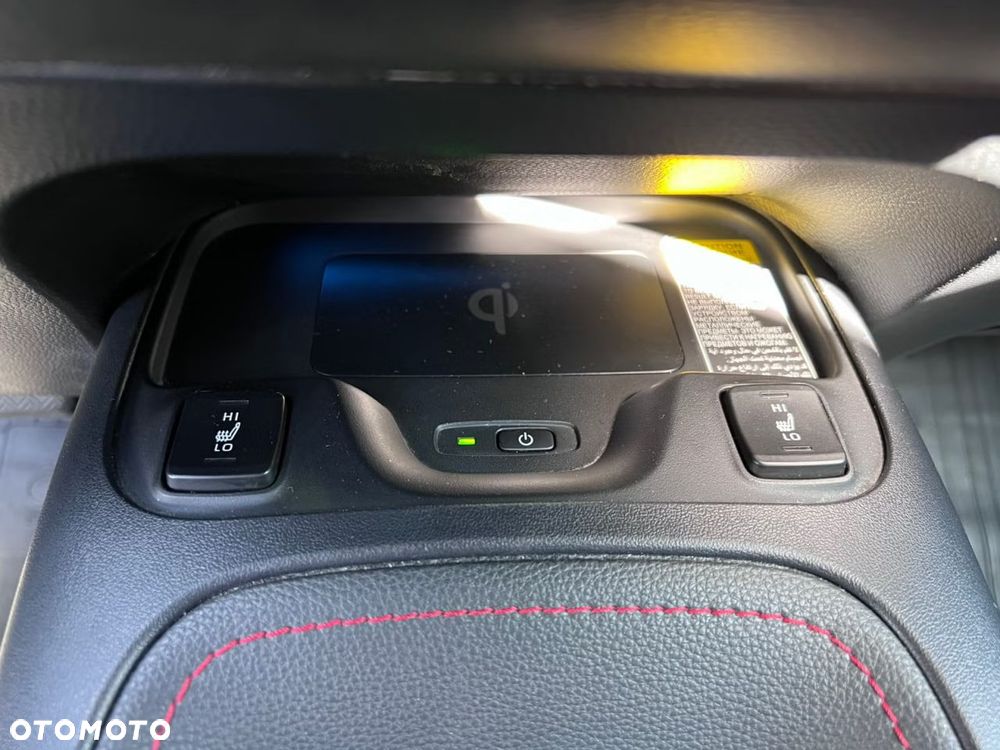 Toyota Corolla 2.0 Hybrid Executive - 32