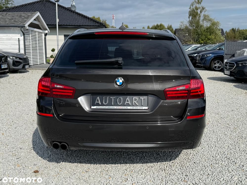 BMW Seria 5 520d xDrive - 14