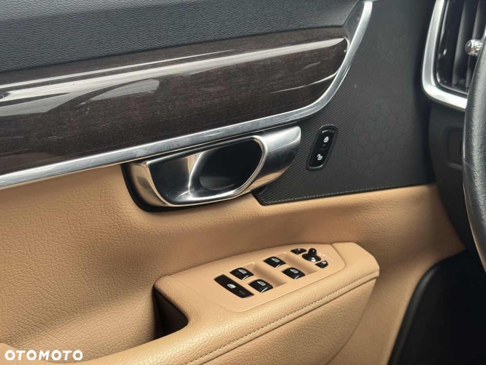 Volvo S90 - 28