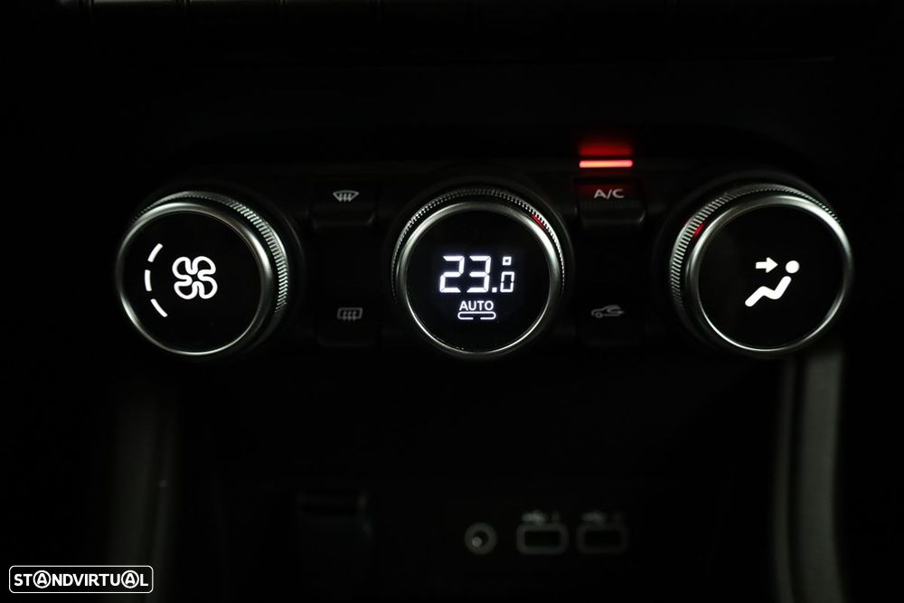 Renault Captur 1.0 TCe Techno Bi-Fuel - 13