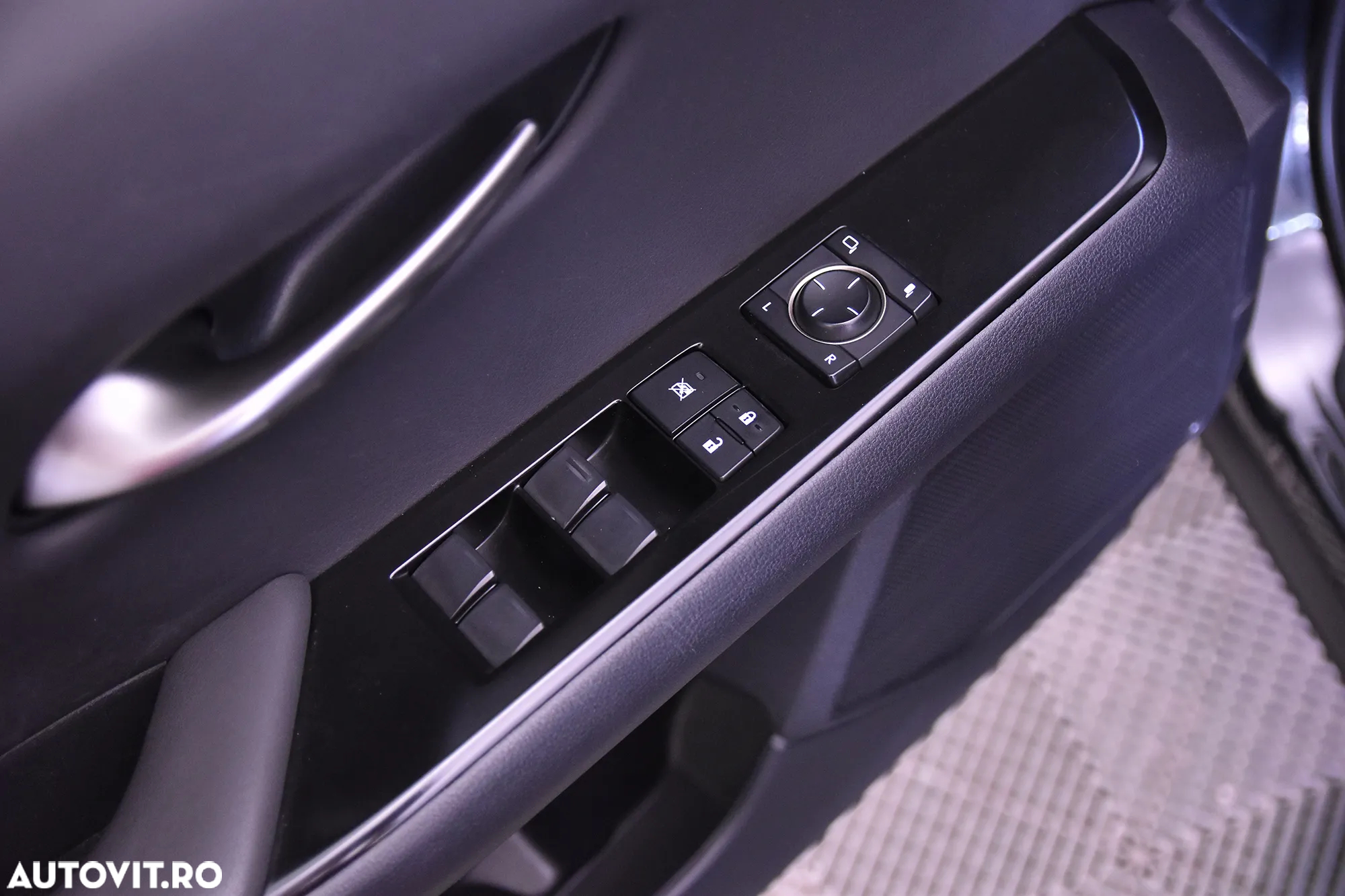 Lexus UX 250h - 14