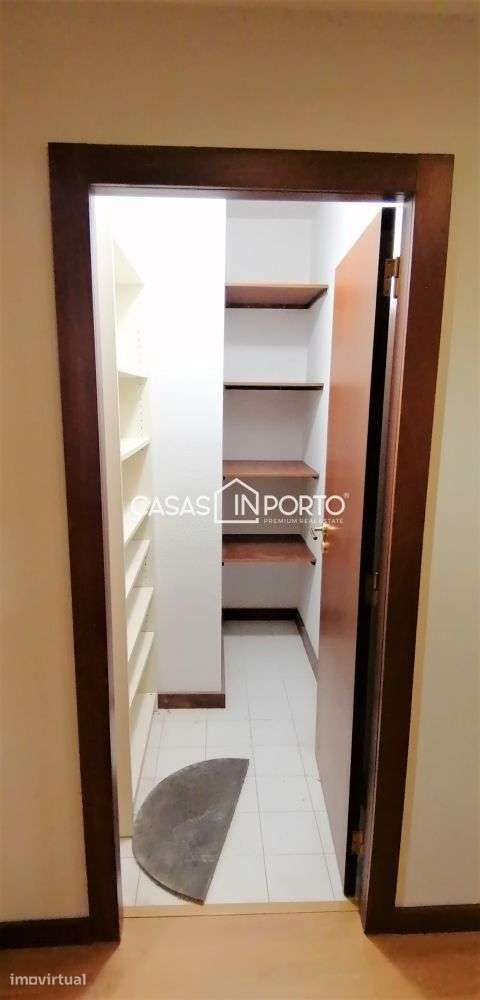 T2 com lugar de garagem em Condomínio de referência - Pinheiro Manso - Grande imagem: 5/27