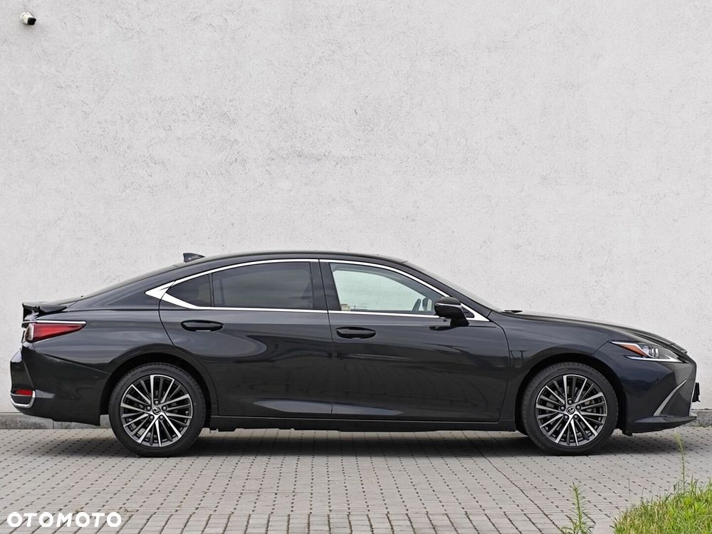 Lexus ES 300h Business Edition - 10