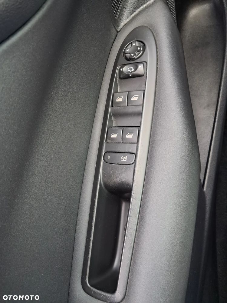 Citroën C4 1.6 HDi Attraction - 20