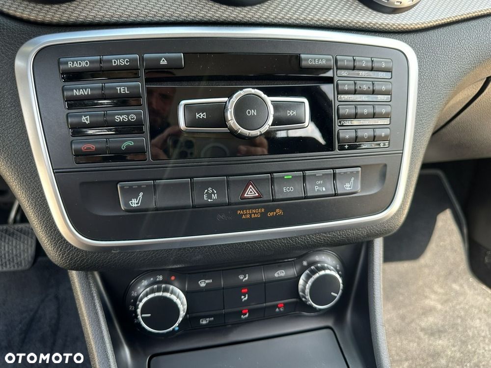 Mercedes-Benz GLA 200 7G-DCT Style - 27