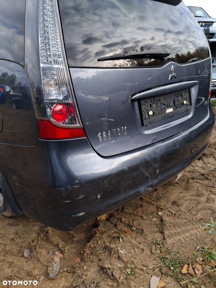 Mitsubishi grandis 06 zderzak tylni A72A - 2