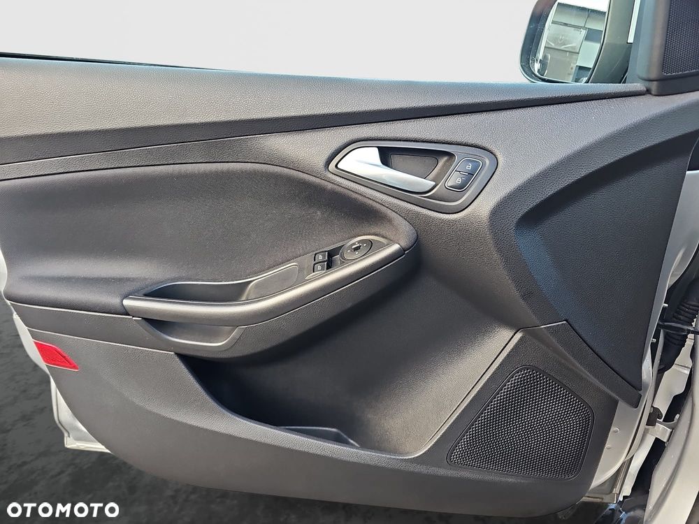 Ford Focus 1.6 Trend - 16