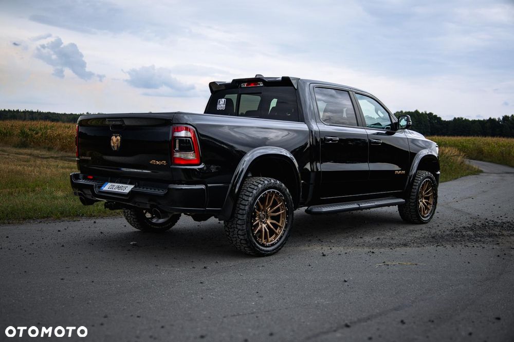 RAM 1500 5.7 Crew Cab Shortbed Laramie Black - 11