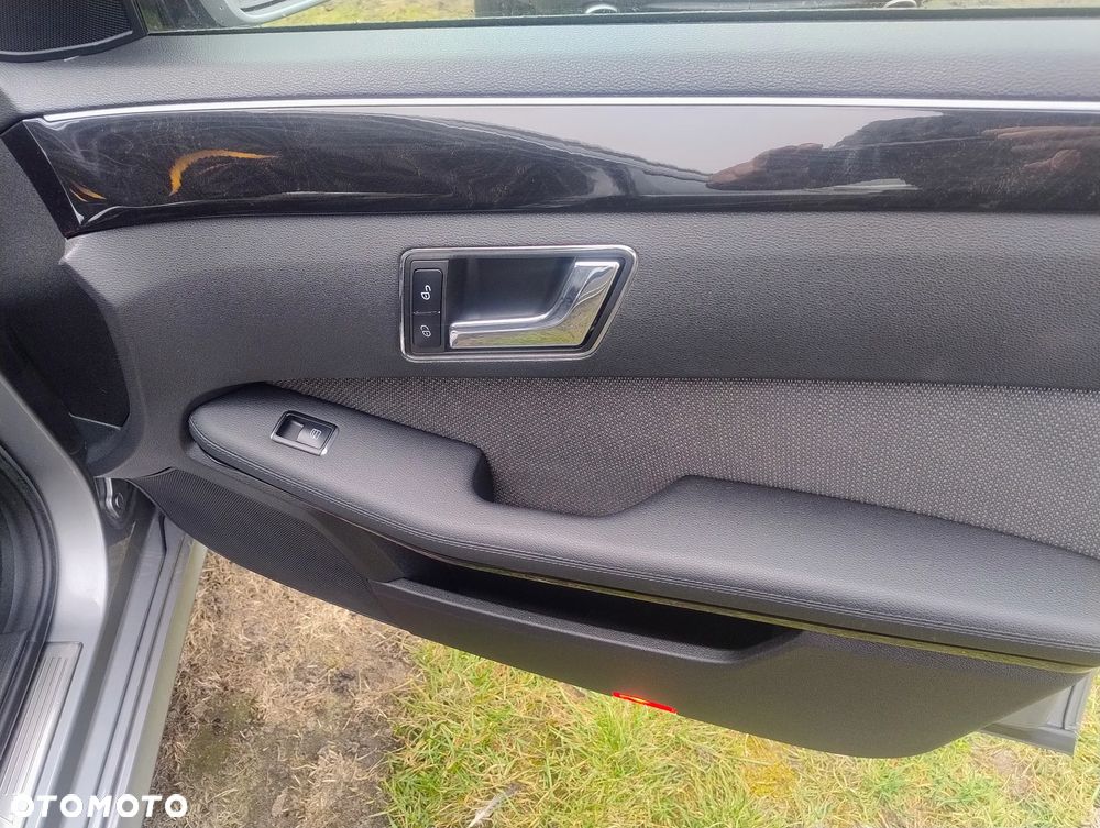 Mercedes-Benz Klasa E 350 CDI DPF BlueEFFICIENCY 7G-TRONIC Avantgarde - 15