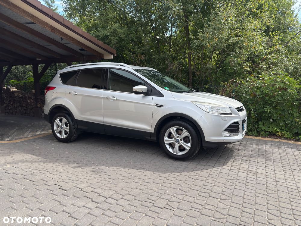 Ford Kuga 2.0 TDCi 2x4 Titanium - 2