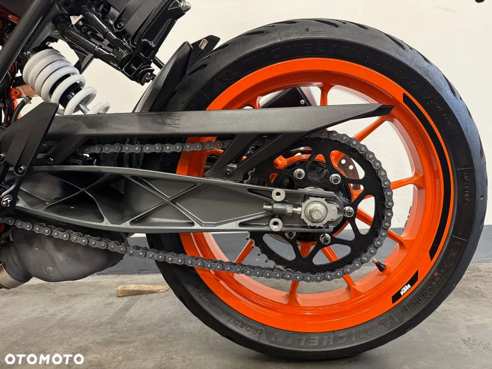 KTM Duke 125 - 23