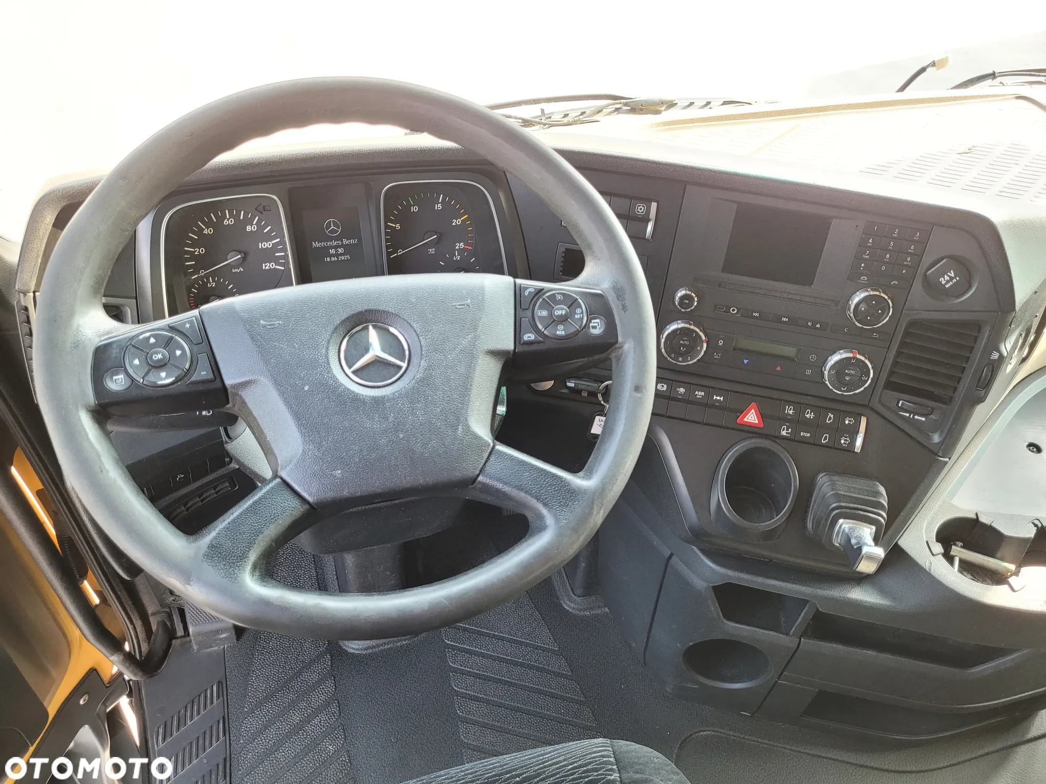 Mercedes-Benz ACTROS 1842 / EURO 6 / MEGA - 8