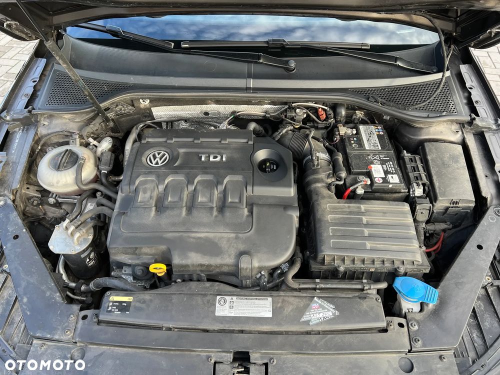 Volkswagen Passat - 31