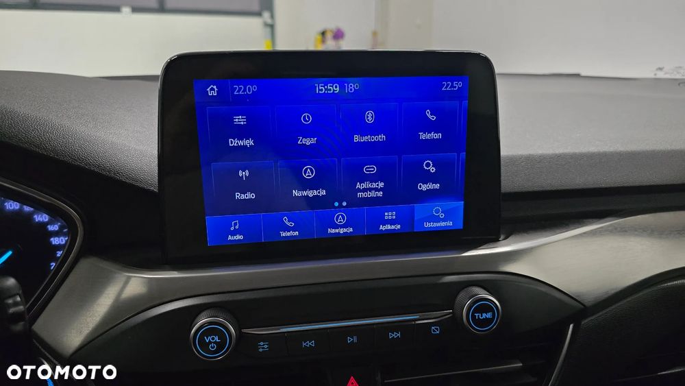 Ford Focus 1.0 EcoBoost mHEV ST-Line X - 24