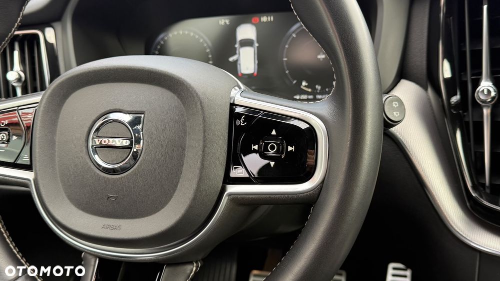 Volvo XC 60 D4 RDesign - 23